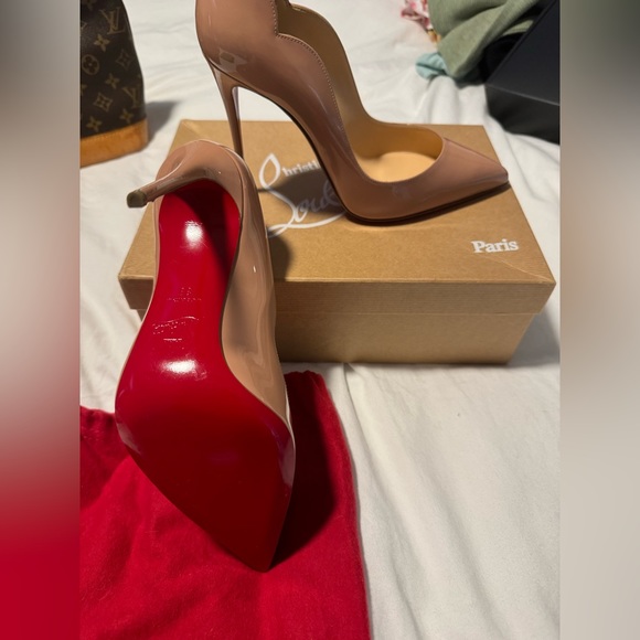 Brand New size 39 Christian Louboutin Hot Chick 100 - Picture 3 of 3